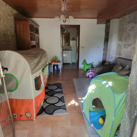 Prázdninový dům Casa De Ferias V6 Com Piscina